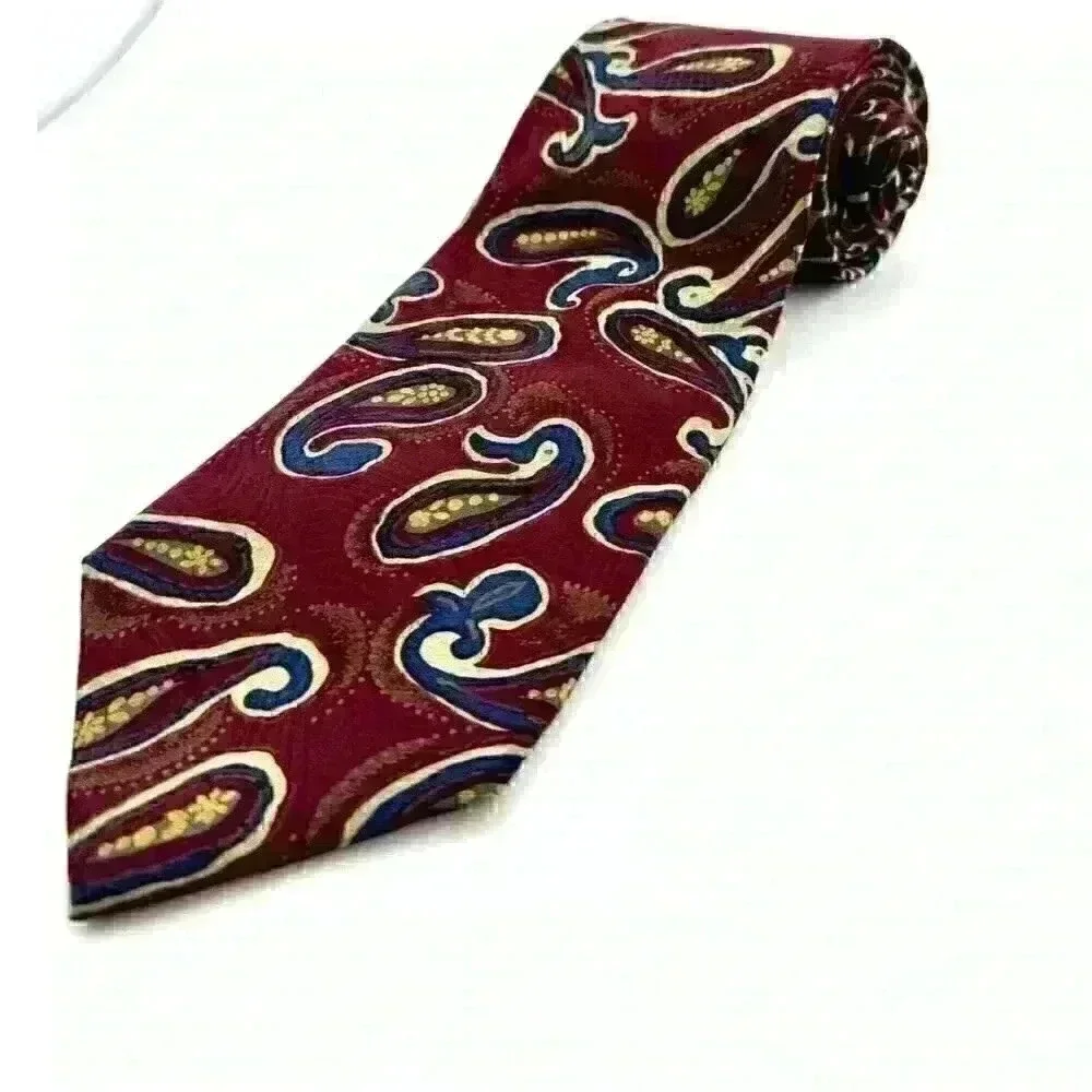 Milano All Silk Mens Tie Red 100% Silk Paisley Print 57” X‎ 3.5”